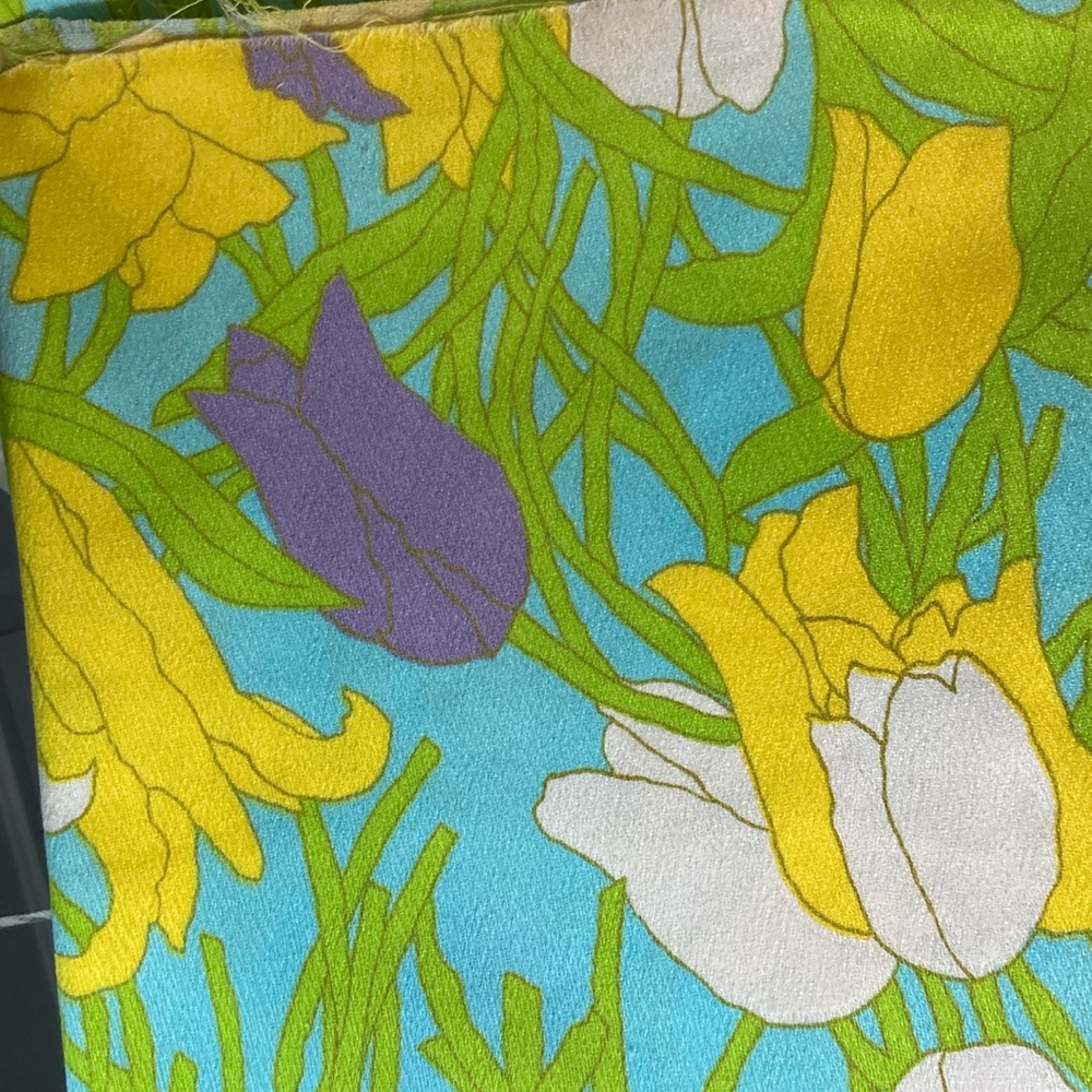 Vintage kinda barkcloth feel. Tulips 45 x 111 pink purple flowers‎ 404